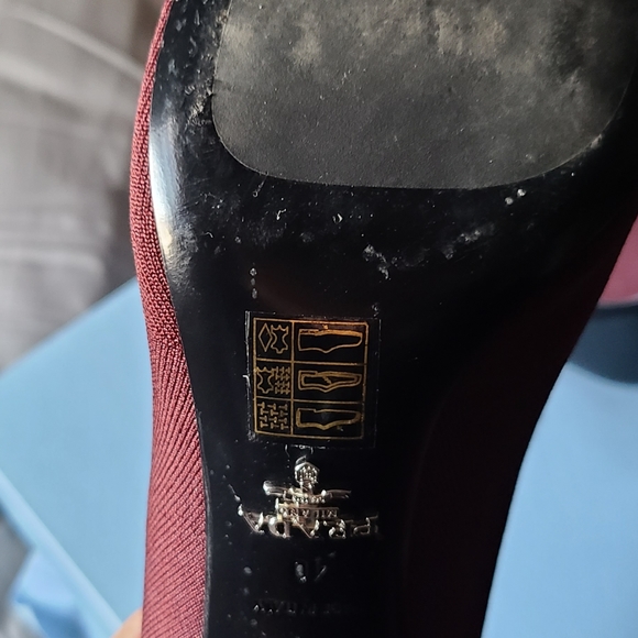 AUTHENTIC PRADA SHOES size 10 - Picture 4 of 6